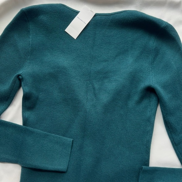 NWT Abercrombie & Fitch Long Sleeve Top✨ - Picture 4 of 6